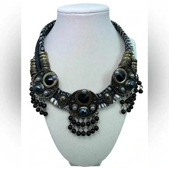 10” Black Beaded Tribal Western Vintage Rhinestone Medallion Necklace - boho - Picture 8 of 10